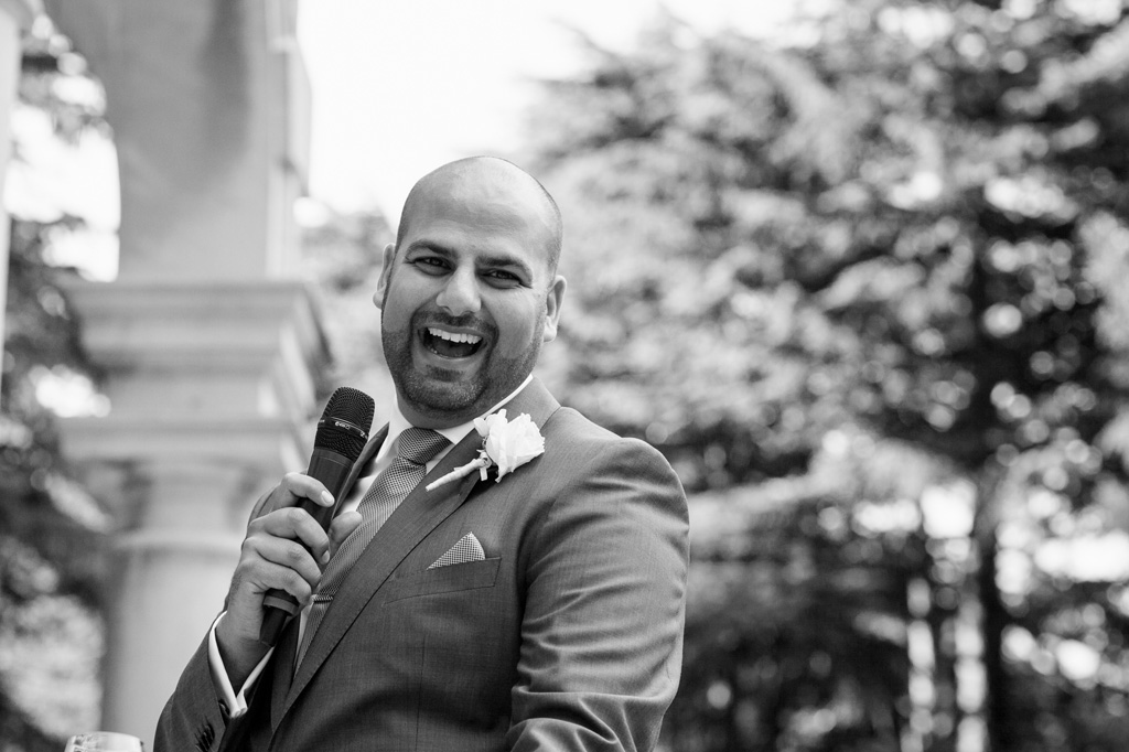 Fotografo Matrimonio Villa Erba Jaspal enuncia una dedica per la sposa
