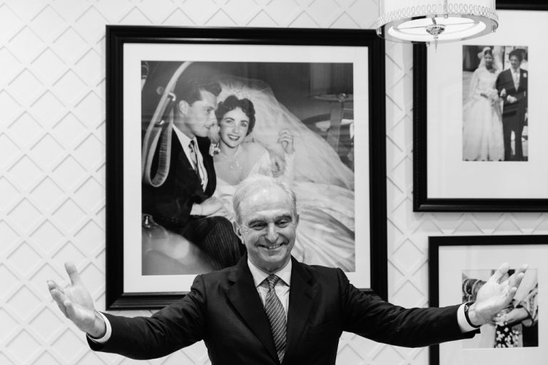 Il presidente e organizzatore della serata Alberto Palatchi presso il nuovo negozio Pronovias aperto a Roma