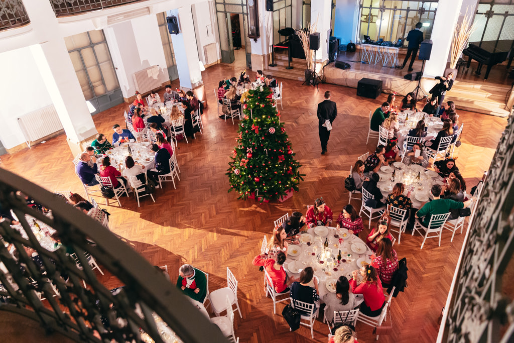 Fotografo Evento Milano Cena Aziendale Filologico Pandora Un inquadratura dall'alto della cena di Pandora