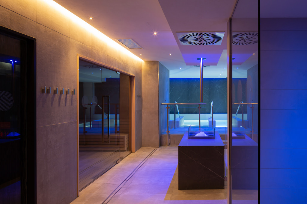 fotografo architettura milano virgin active