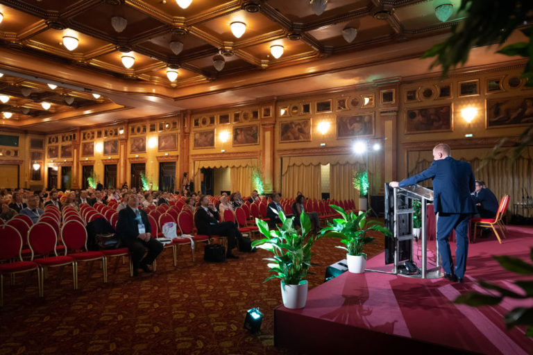 Uno scorcio della sala che ospita l'undicesimo congresso dell'EUGA documentato dal fotografo Della Savia