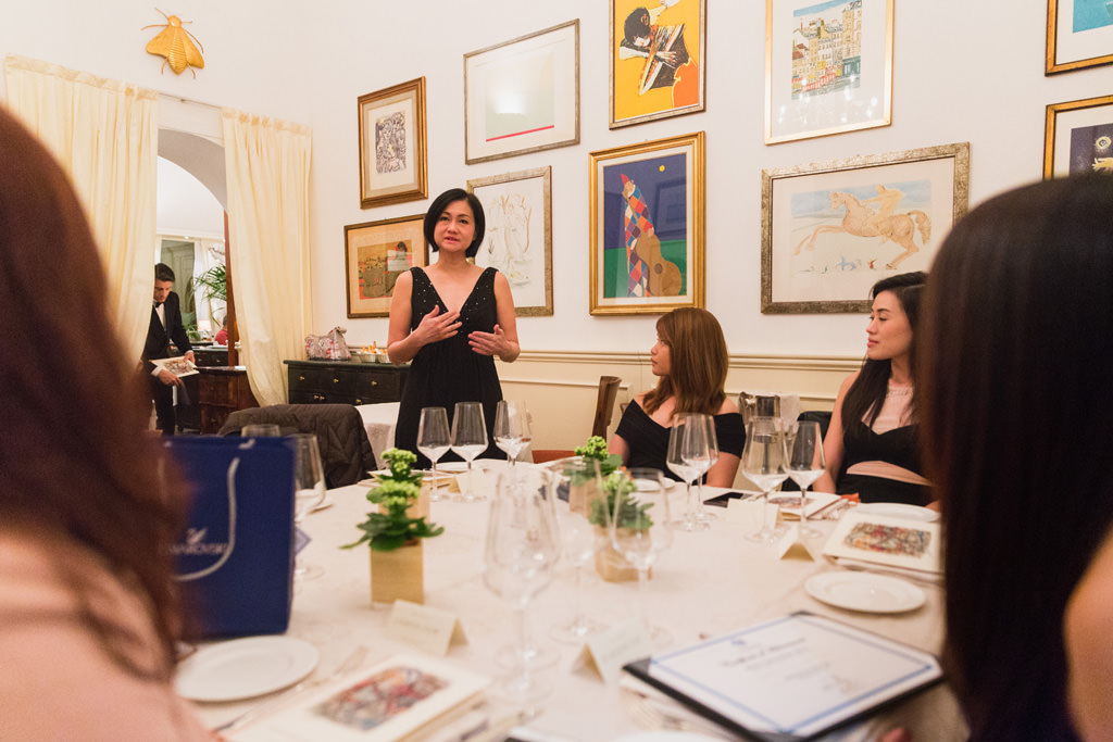 Fotografo Evento Aziendale Milano Eataly Boeucc Le invitate intrattengono la serata con alcuni discorsidurante la ce