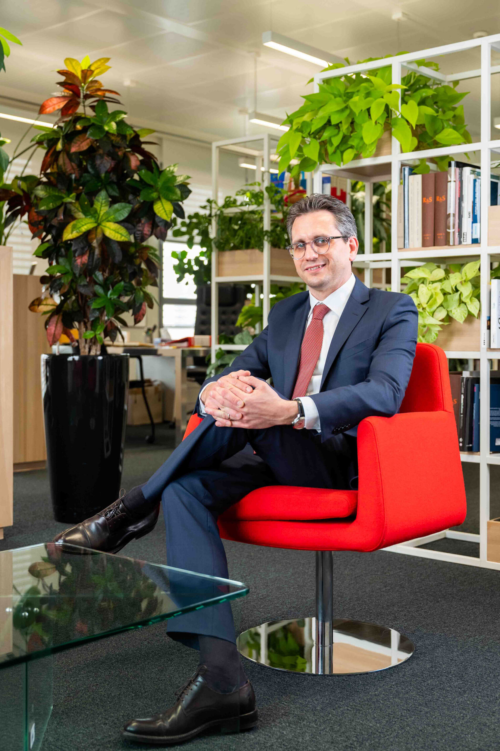 Foto Ritratto Ambientato Siemens CEO https://www.dsvisuals.mom/it/portfolio/ritratti/fotografo-ritratto-ambientato-alessandro-milano/