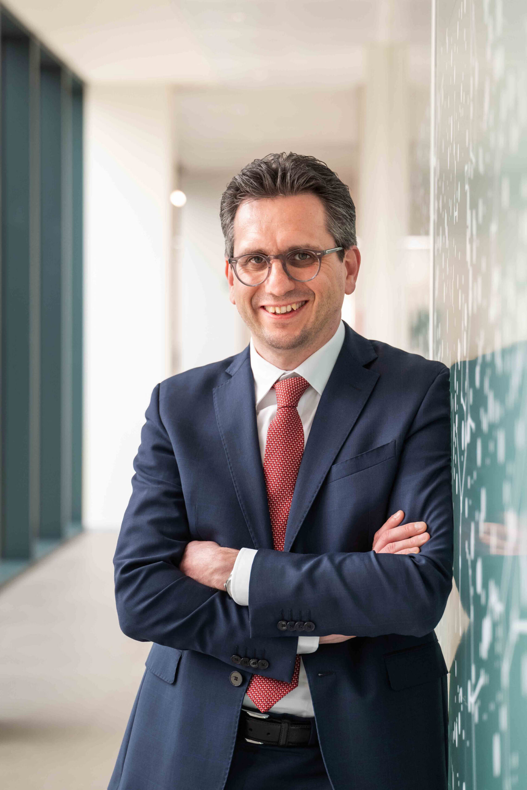 Foto Ritratto Ambientato Siemens CEO https://www.dsvisuals.mom/it/portfolio/ritratti/fotografo-ritratto-ambientato-alessandro-milano/