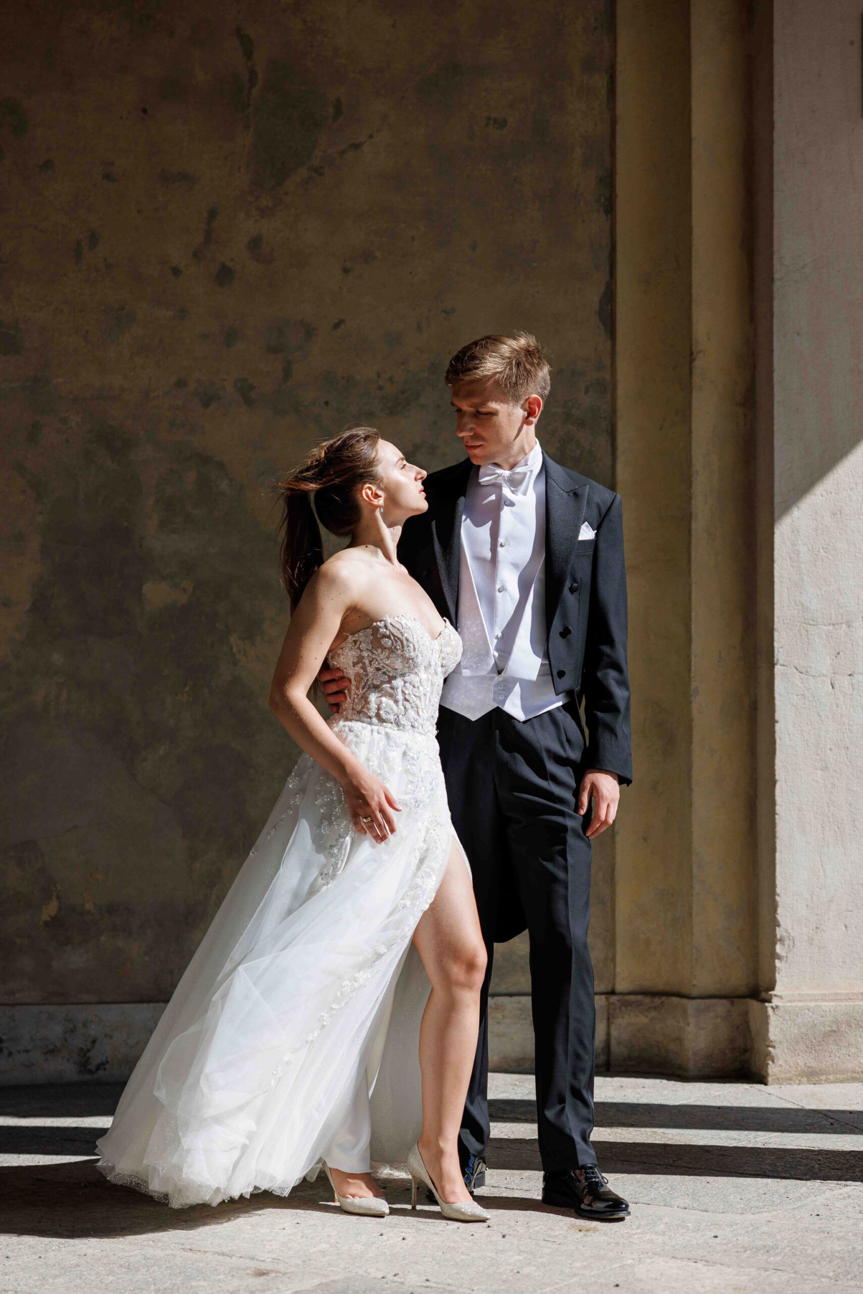 Fotografo Ritratto Pawel foto ritratto ambientato coppia che si bacia