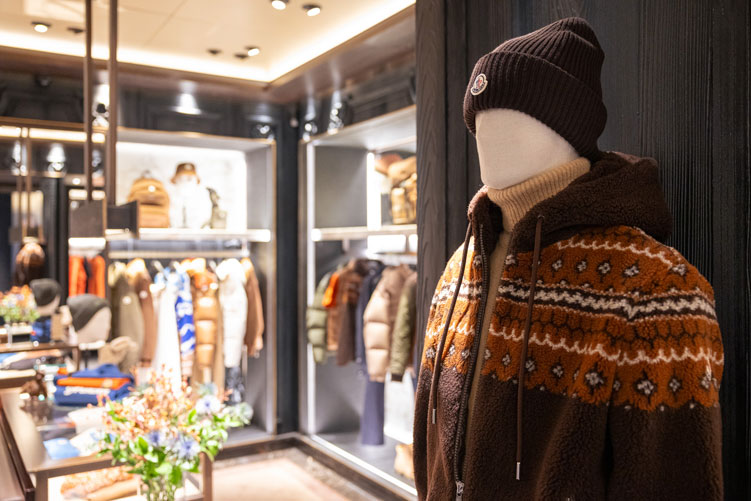 Private sale esclusiva Moncler evento business luxury
