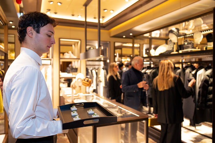 Private sale esclusiva Moncler evento business luxury