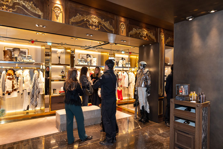 Private sale esclusiva Moncler evento business luxury