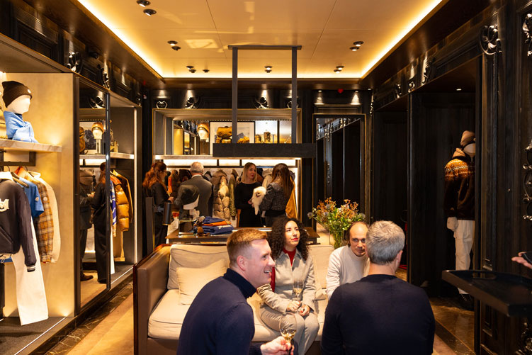 Private sale esclusiva Moncler evento business luxury
