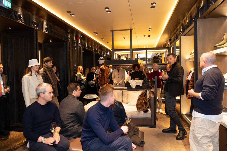 Private sale esclusiva Moncler evento business luxury