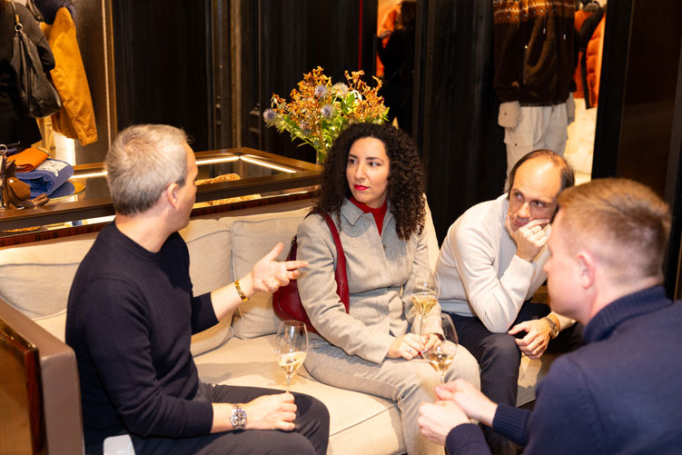 Private sale esclusiva Moncler evento business luxury