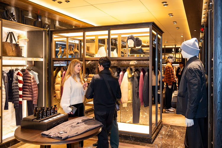 Private sale esclusiva Moncler evento business luxury
