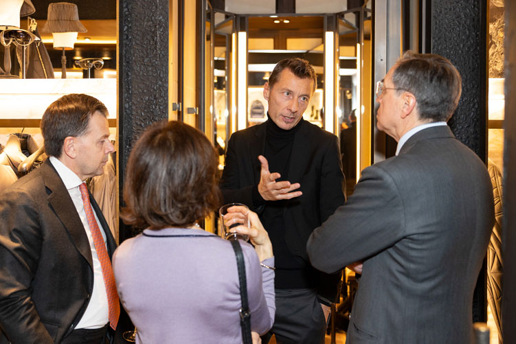 Private sale esclusiva Moncler evento business luxury