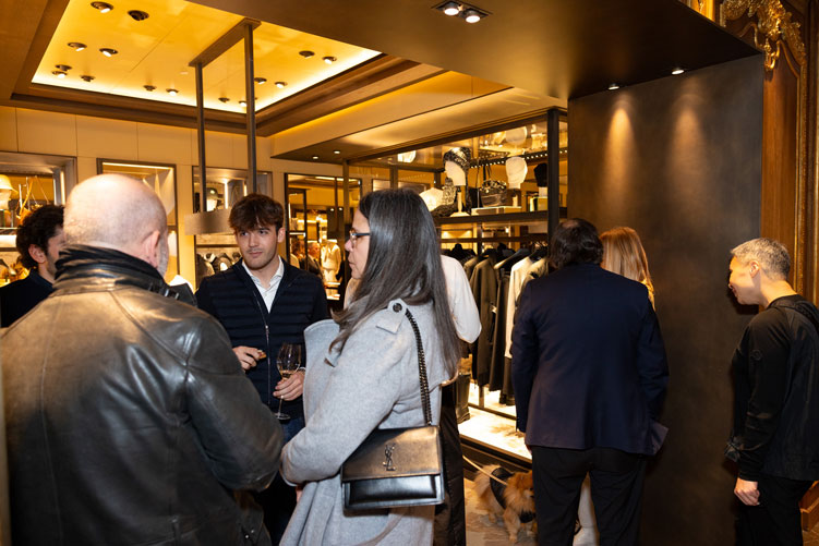 Private sale esclusiva Moncler evento business luxury