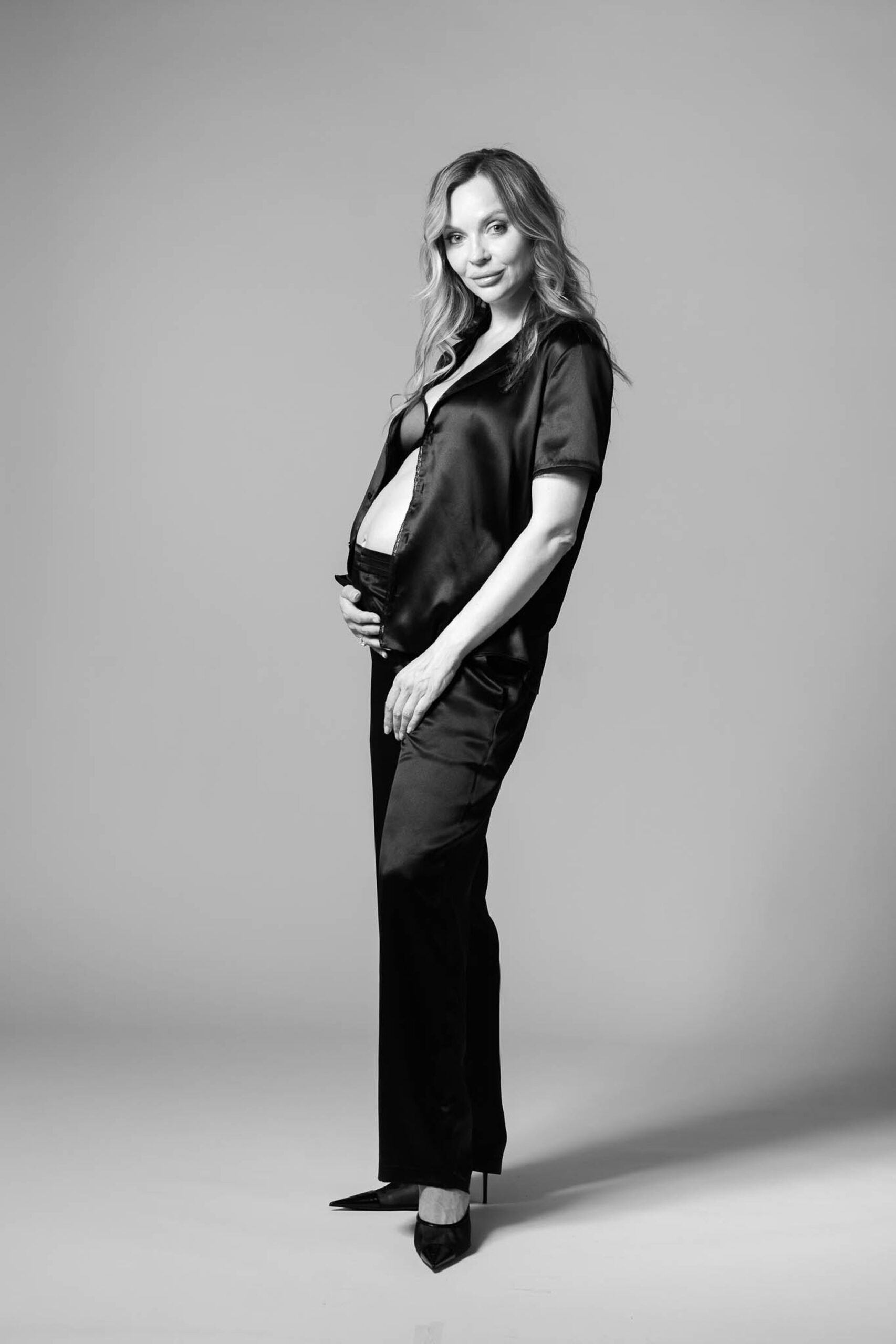 001-Photographer-fashion-maternity-photoshoot-Milan Photographic maternity family photoshoot studio Milan