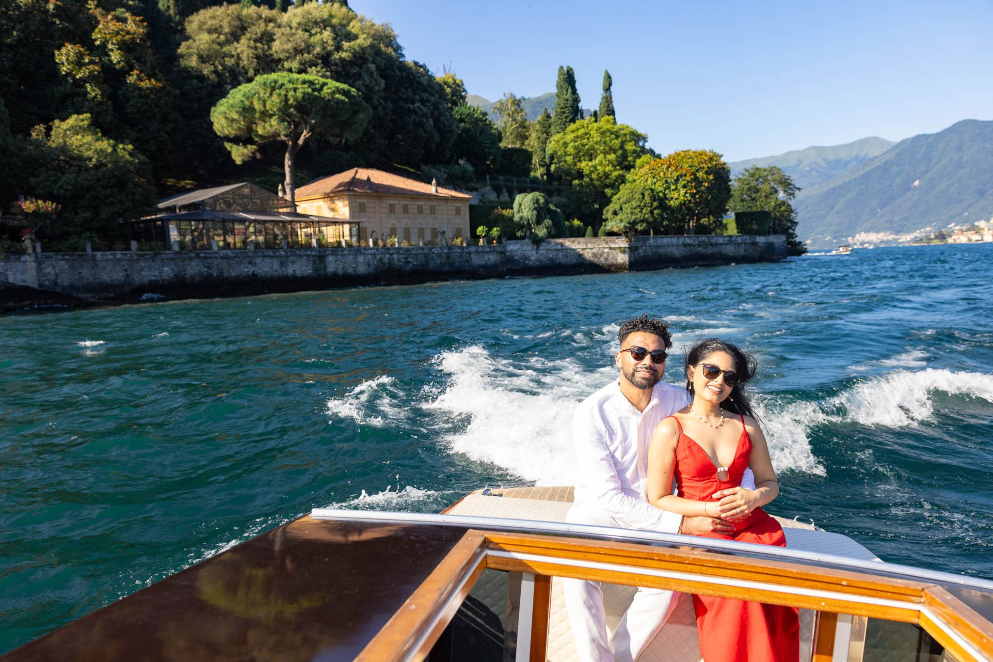 002-Photographer-wedding-proposal-lake-Como-luxury Wedding proposal Lake Como boat trip luxury exclusive elopement