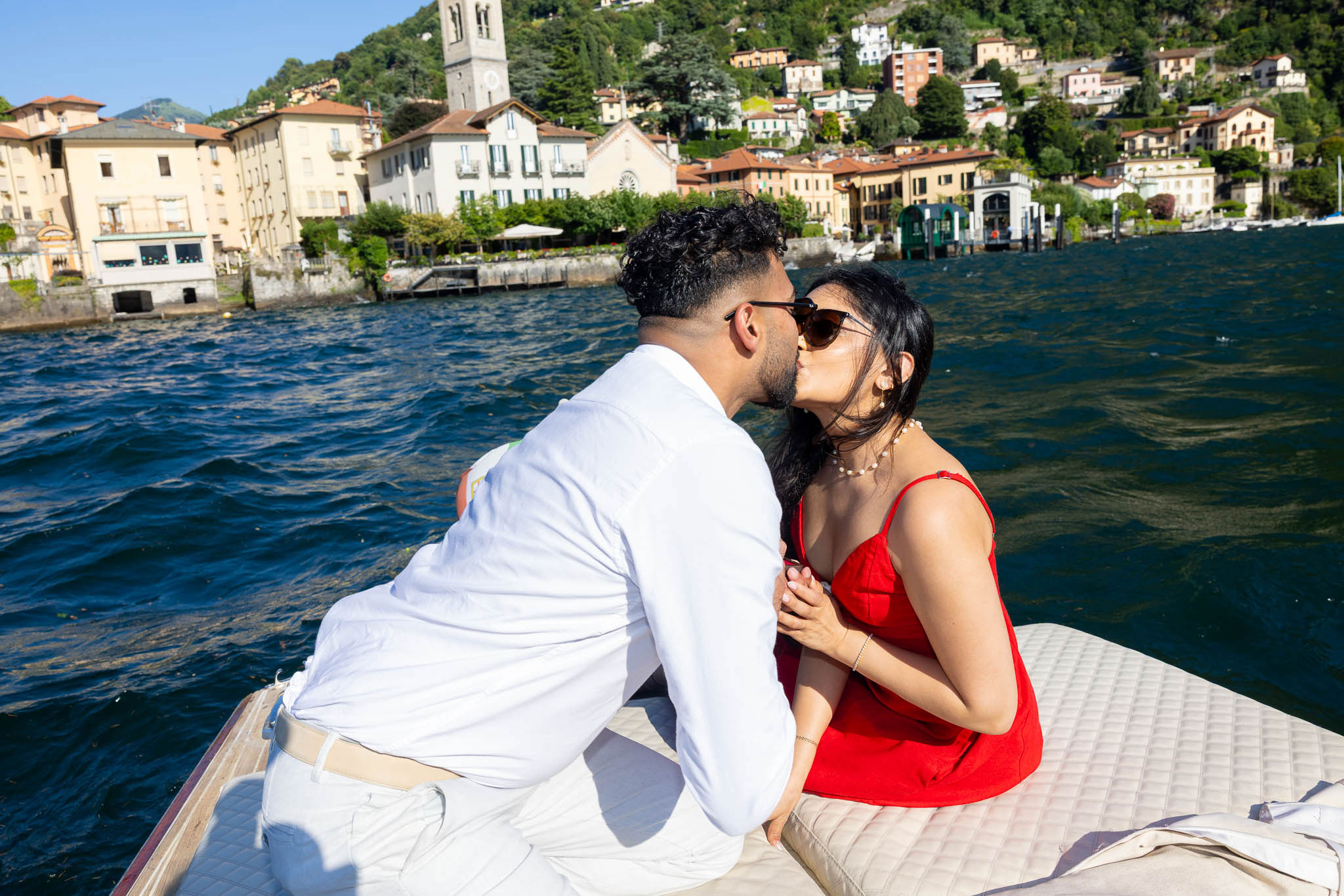 007-Photographer-wedding-proposal-lake-Como-luxury Wedding proposal Lake Como boat trip luxury exclusive elopement