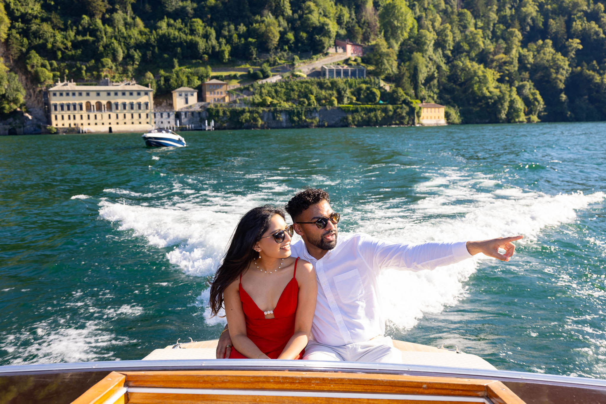 009-Photographer-wedding-proposal-lake-Como-luxury Wedding proposal Lake Como boat trip luxury exclusive elopement