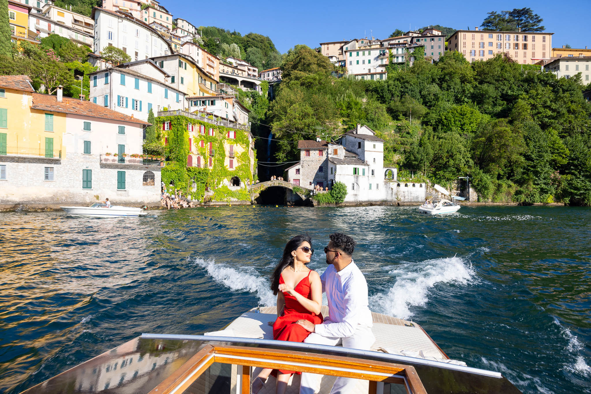 012-Photographer-wedding-proposal-lake-Como-luxury Wedding proposal Lake Como boat trip luxury exclusive elopement
