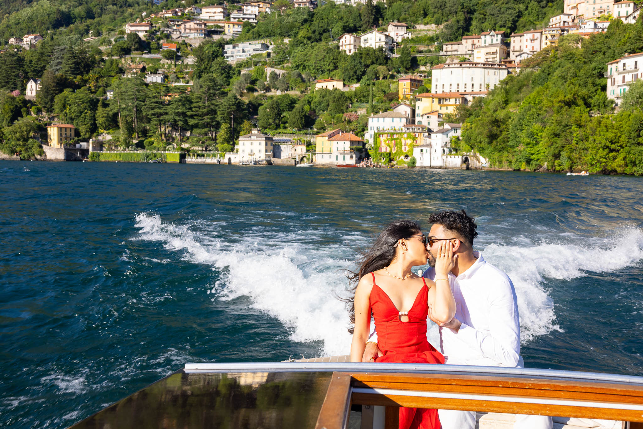 013-Photographer-wedding-proposal-lake-Como-luxury Wedding proposal Lake Como boat trip luxury exclusive elopement