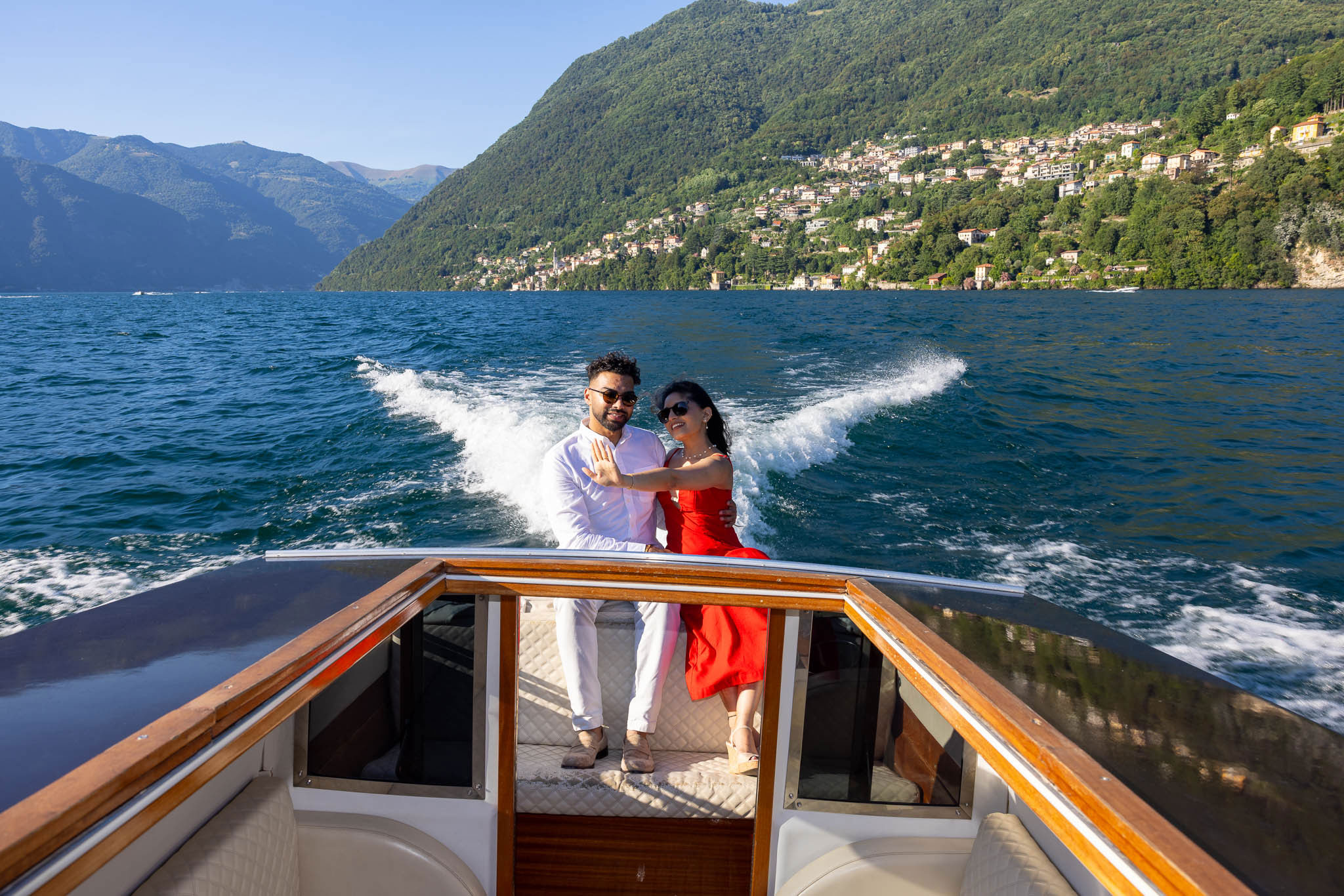 014-Photographer-wedding-proposal-lake-Como-luxury Wedding proposal Lake Como boat trip luxury exclusive elopement