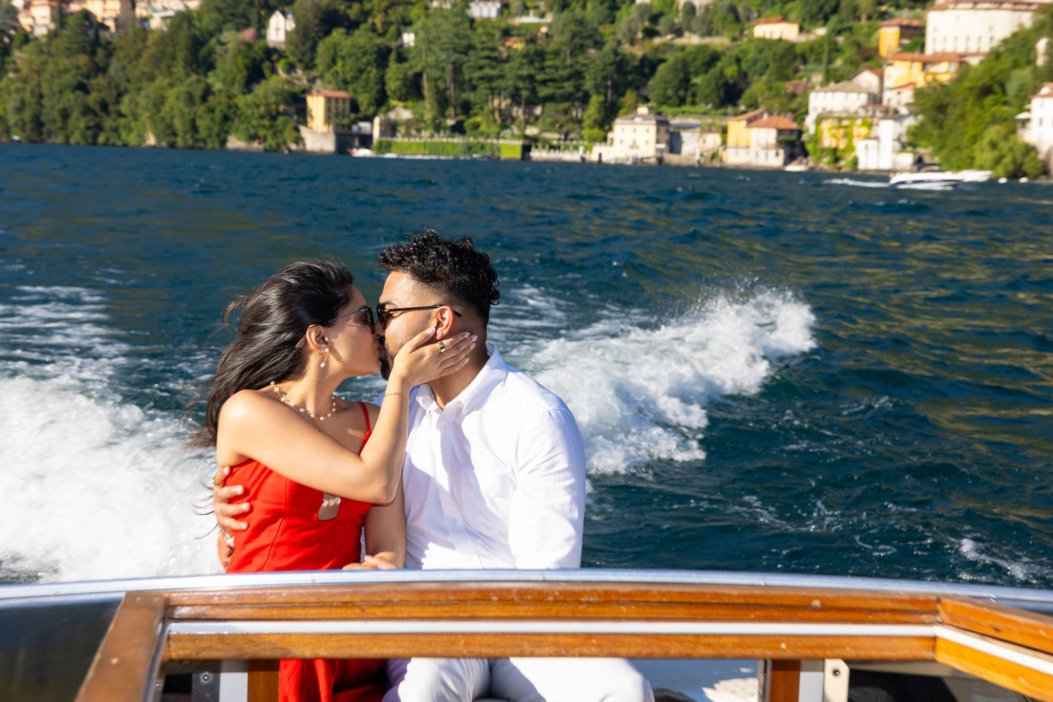 015-Photographer-wedding-proposal-lake-Como-luxury Wedding proposal Lake Como boat trip luxury exclusive elopement