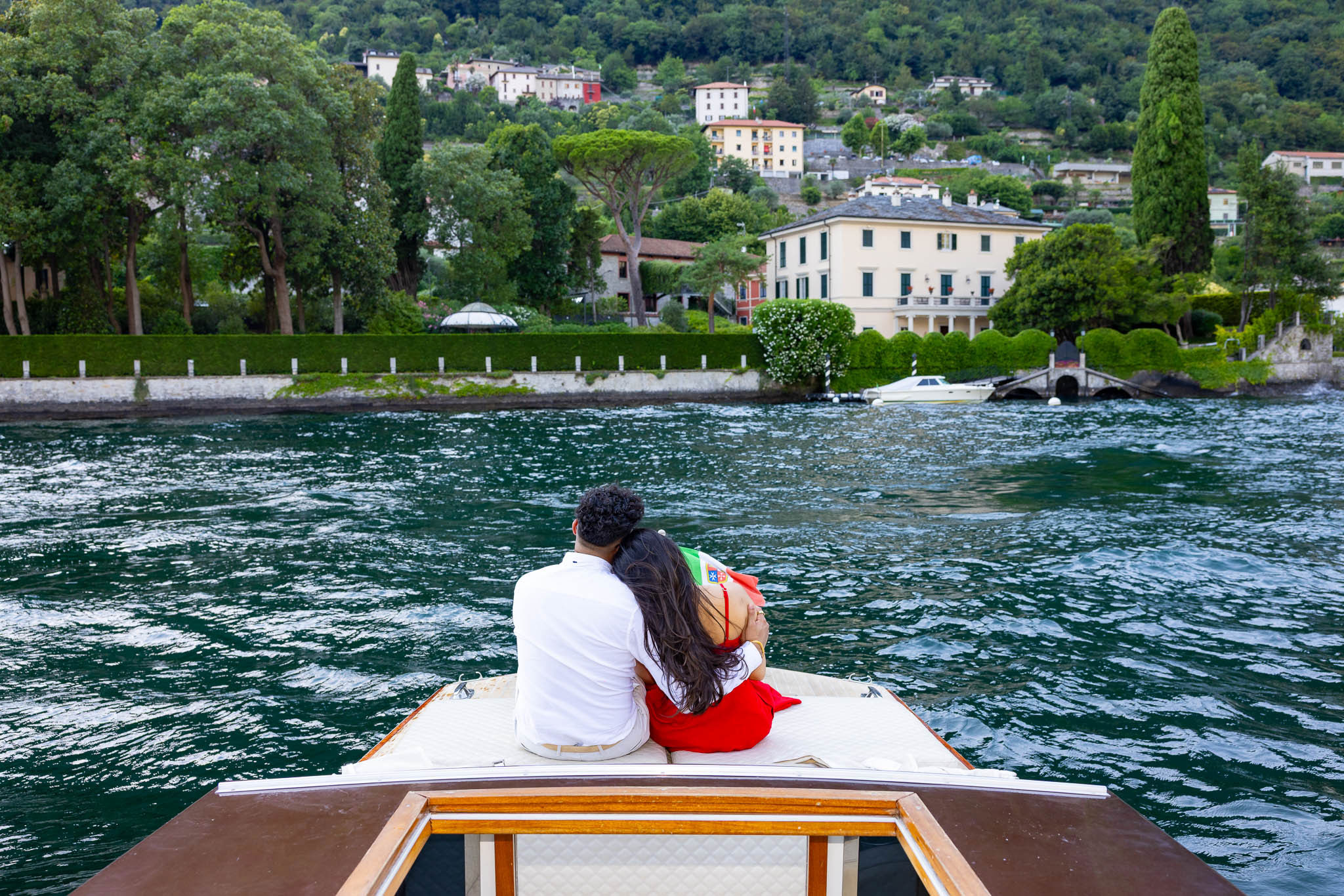 020-Photographer-wedding-proposal-lake-Como-luxury Wedding proposal Lake Como boat trip luxury exclusive elopement