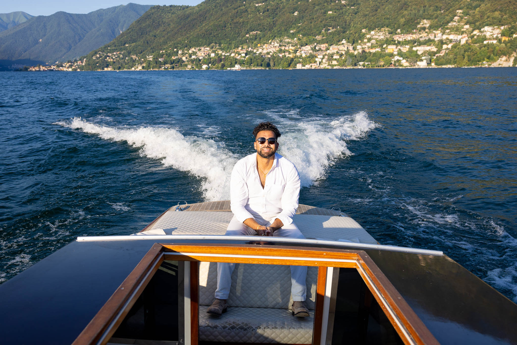 022-Photographer-wedding-proposal-lake-Como-luxury Wedding proposal Lake Como boat trip luxury exclusive elopement