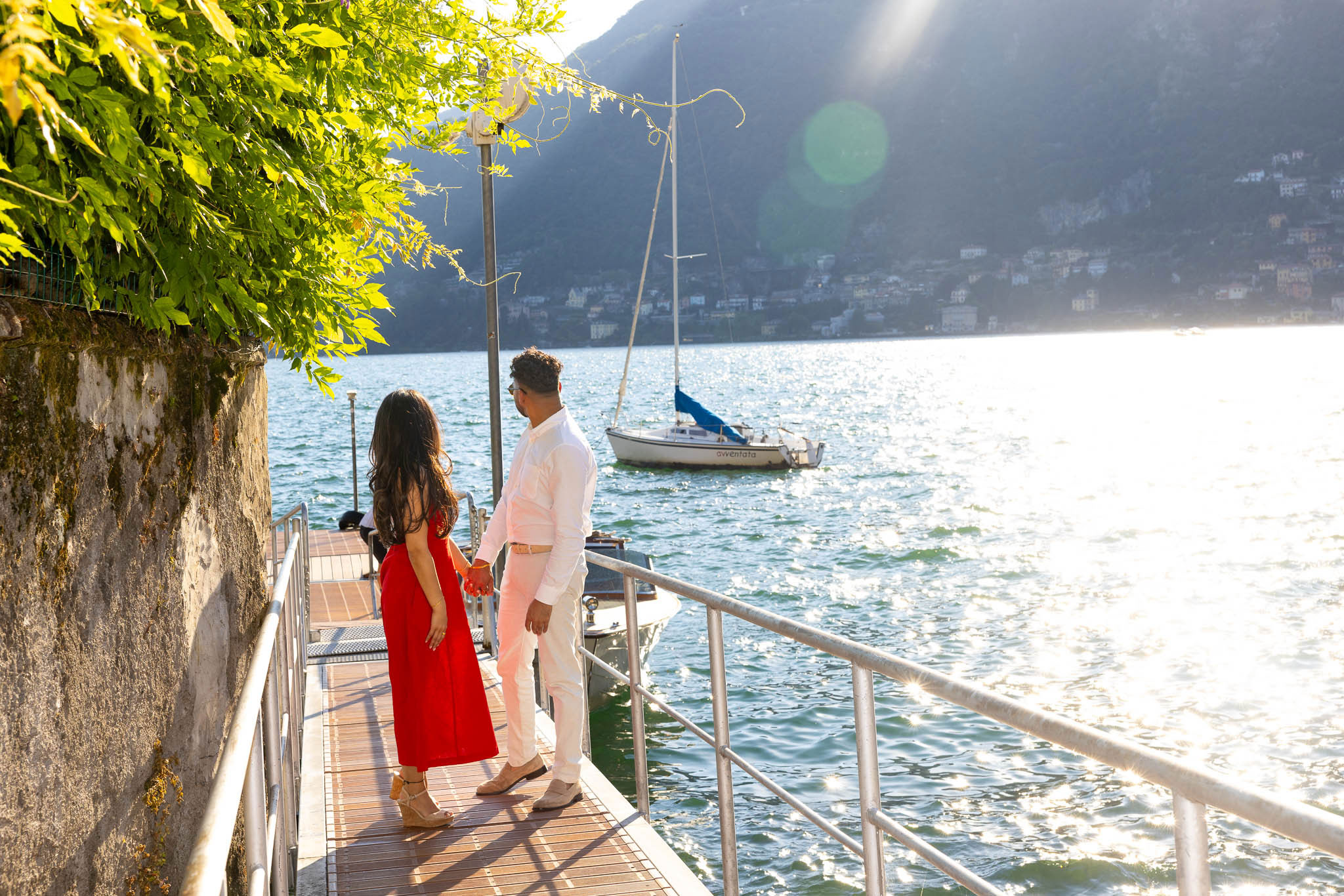 024-Photographer-wedding-proposal-lake-Como-luxury Wedding proposal Lake Como boat trip luxury exclusive elopement
