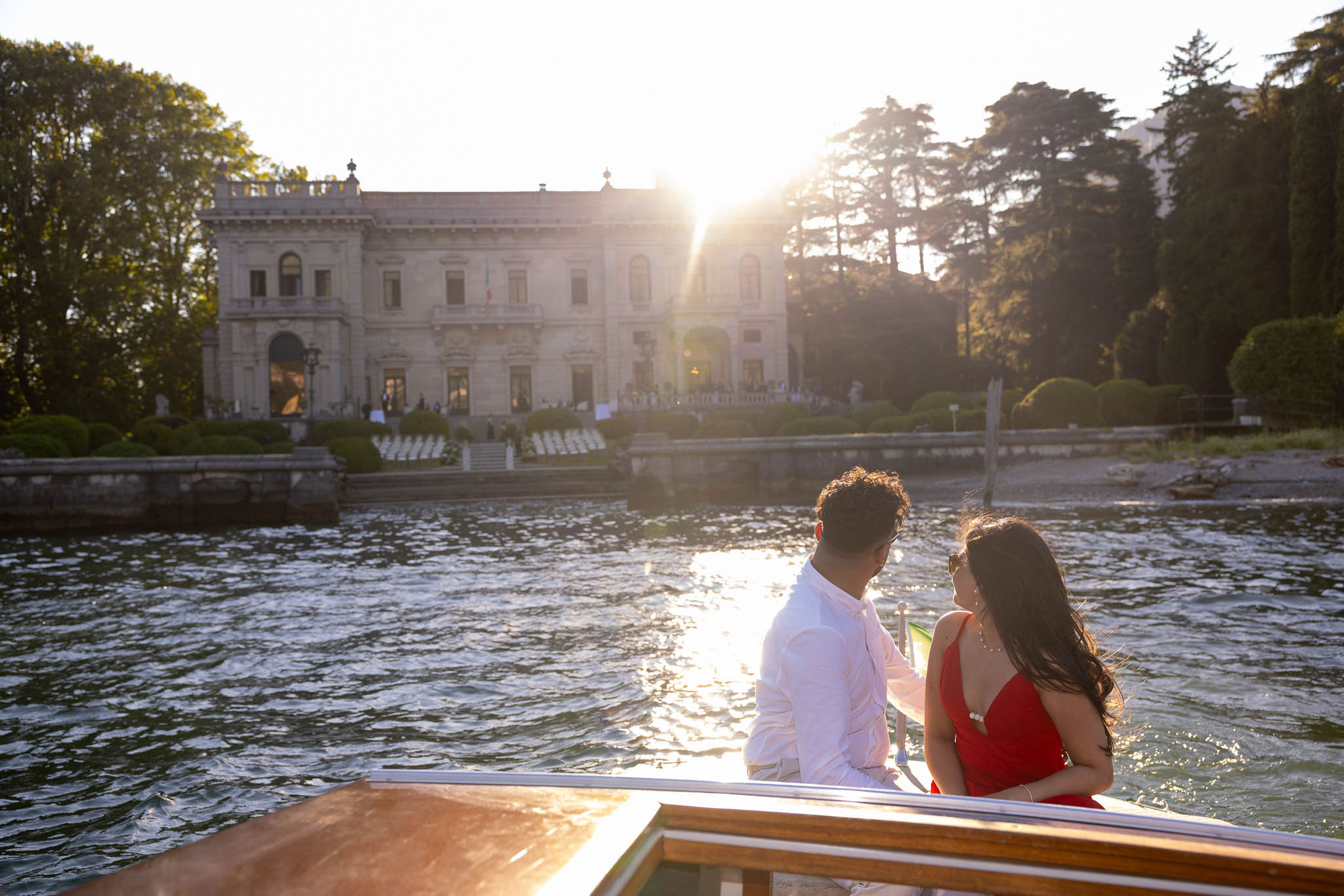 034-Photographer-wedding-proposal-lake-Como-luxury Wedding proposal Lake Como boat trip luxury exclusive elopement