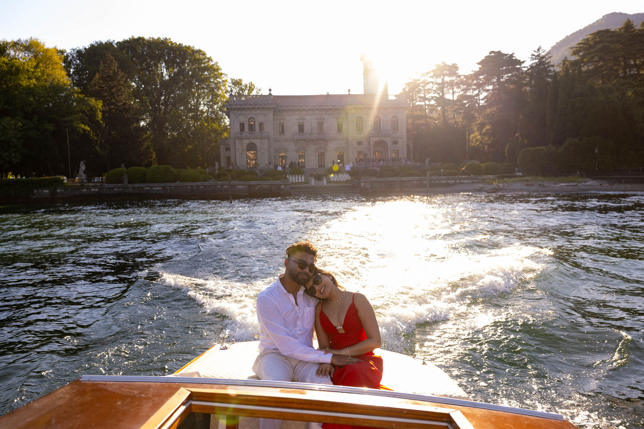 037-Photographer-wedding-proposal-lake-Como-luxury Wedding proposal Lake Como boat trip luxury exclusive elopement